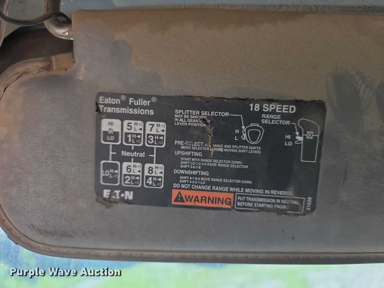 image for item FH6043 1999 Western Star 4900 semi truck