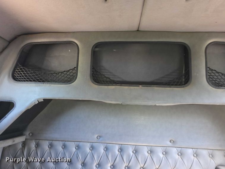 image for item FH6043 1999 Western Star 4900 semi truck