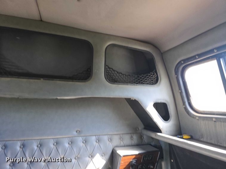image for item FH6043 1999 Western Star 4900 semi truck