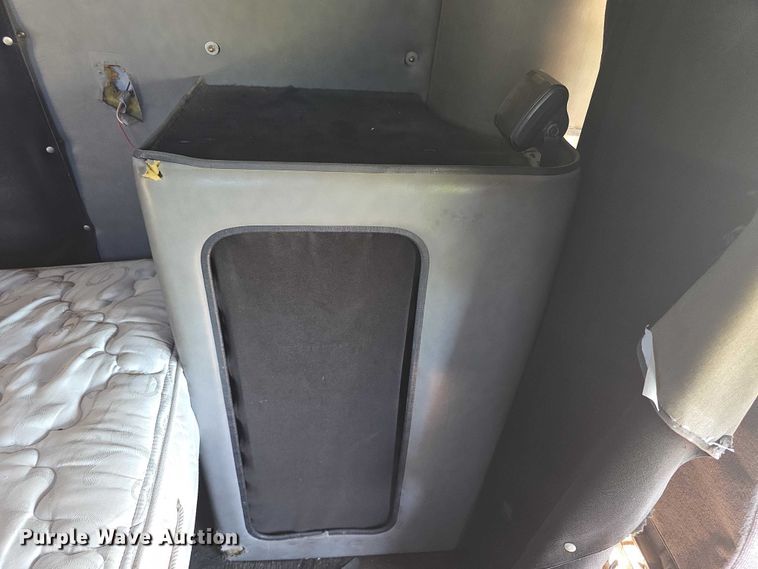 image for item FH6043 1999 Western Star 4900 semi truck