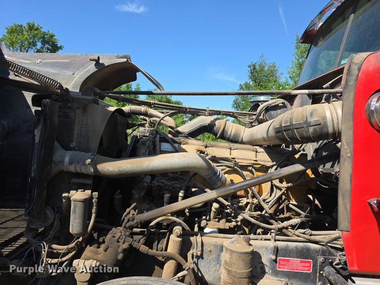 image for item FH6043 1999 Western Star 4900 semi truck