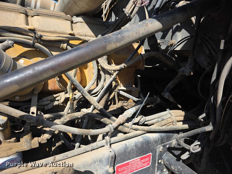 image for item FH6043 1999 Western Star 4900 semi truck