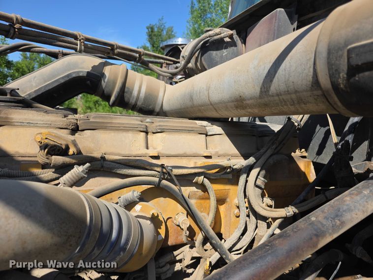 image for item FH6043 1999 Western Star 4900 semi truck