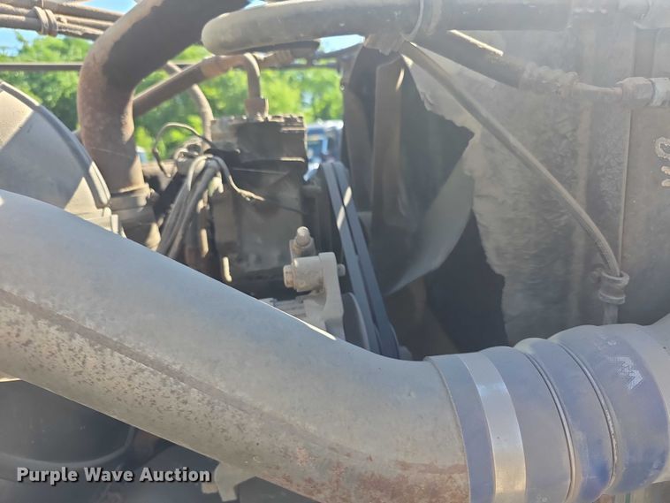 image for item FH6043 1999 Western Star 4900 semi truck