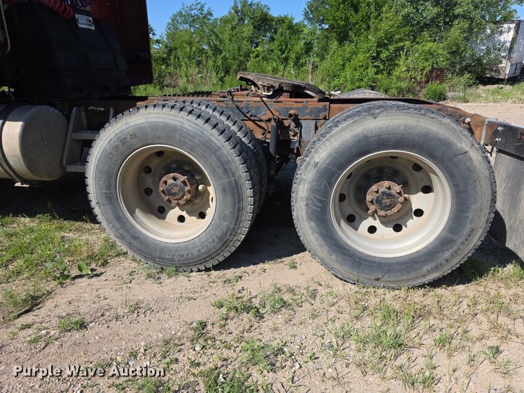 image for item FH6043 1999 Western Star 4900 semi truck