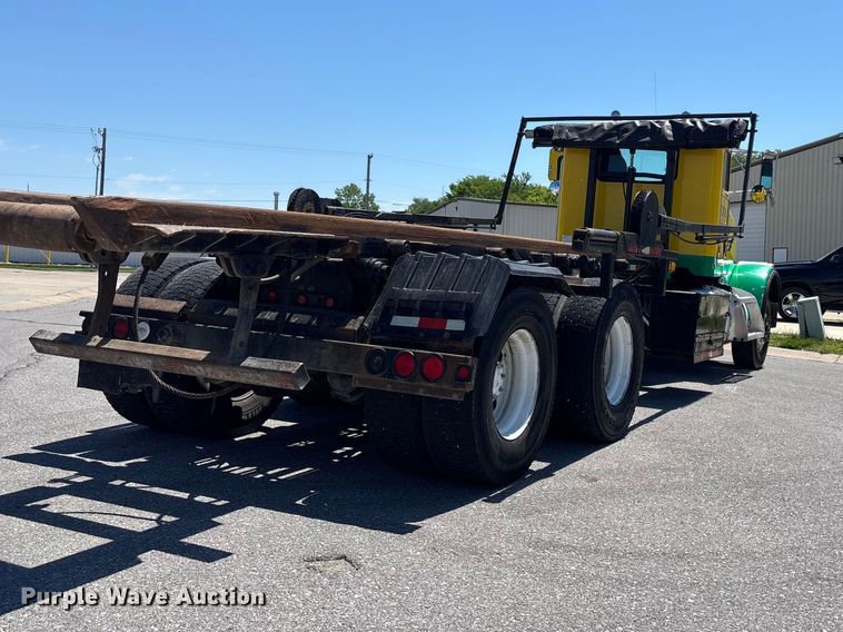 image for item FH7111 2002 Peterbilt 357 roll-off container truck