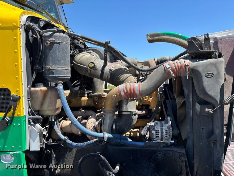 image for item FH7111 2002 Peterbilt 357 roll-off container truck