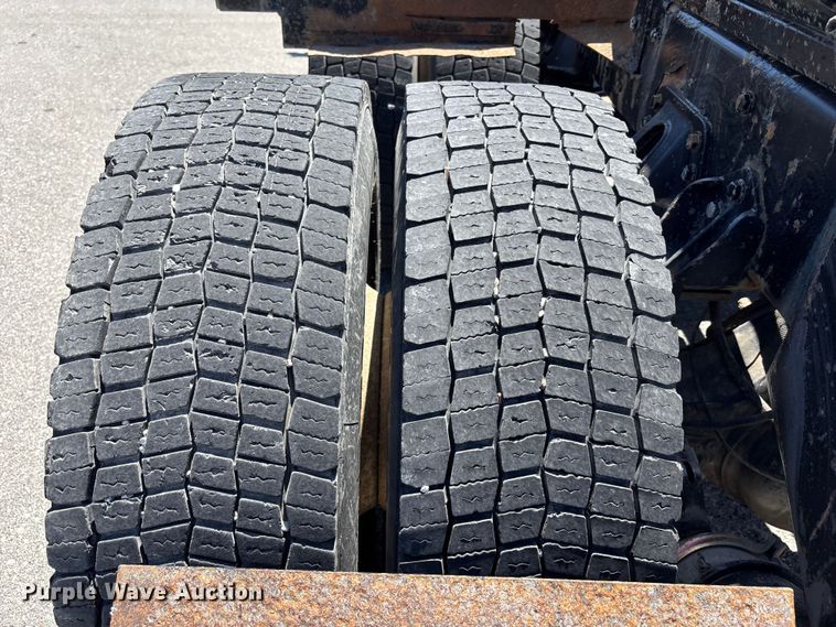 image for item FH7111 2002 Peterbilt 357 roll-off container truck