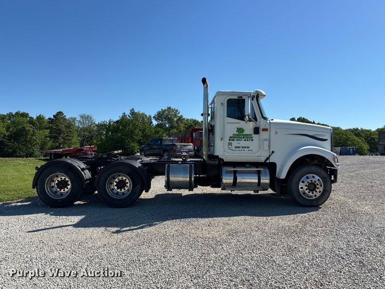 image for item FH7134 2007 International 5900i semi truck
