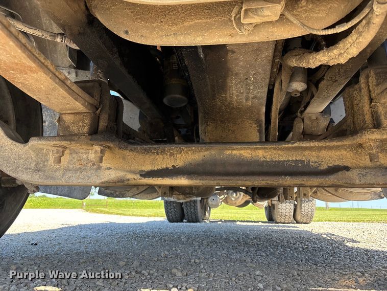 image for item FH7134 2007 International 5900i semi truck