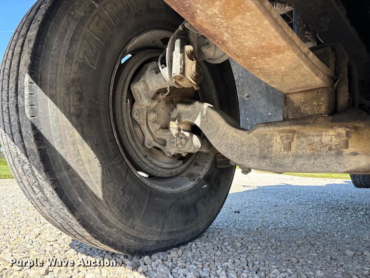 image for item FH7134 2007 International 5900i semi truck