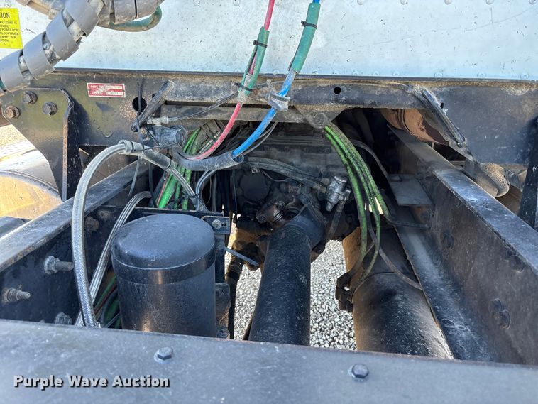 image for item FH7134 2007 International 5900i semi truck