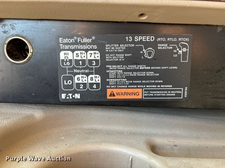 image for item FH7134 2007 International 5900i semi truck