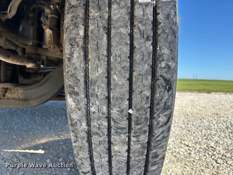 image for item FH7134 2007 International 5900i semi truck