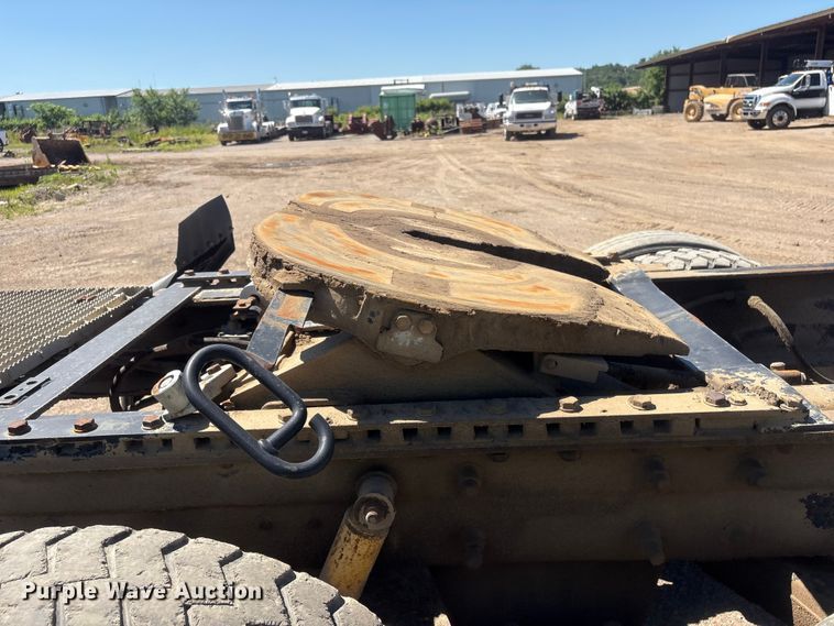 image for item FI0173 2001 Mack RD6 semi truck