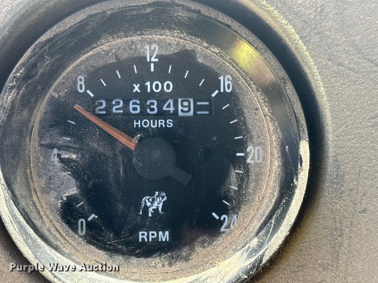 image for item FI0173 2001 Mack RD6 semi truck