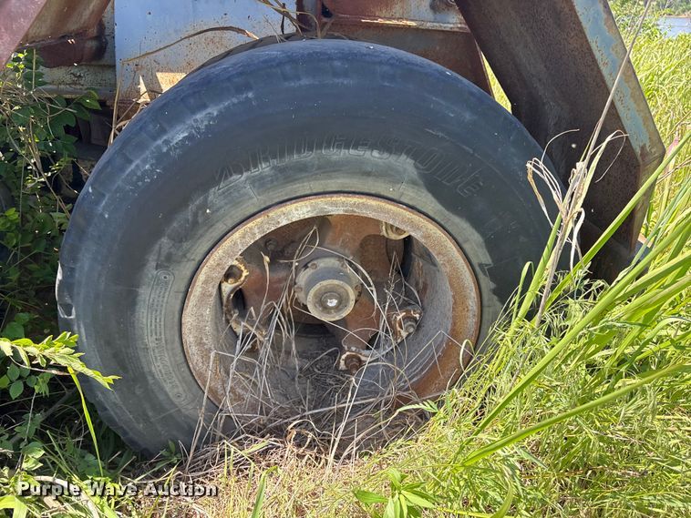 image for item FI0176 1980 Galbreath A50E Container Trailer