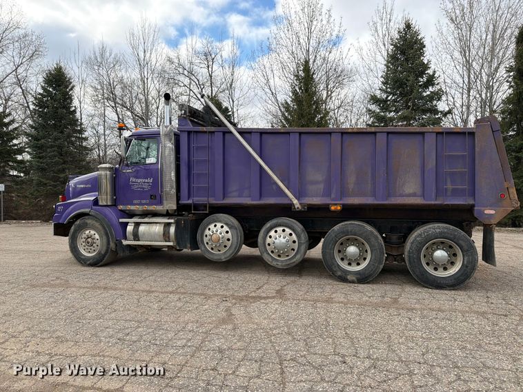 image for item FK0063 2001 Western Star 4900 dump truck