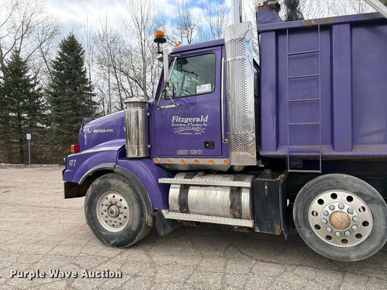 image for item FK0063 2001 Western Star 4900 dump truck
