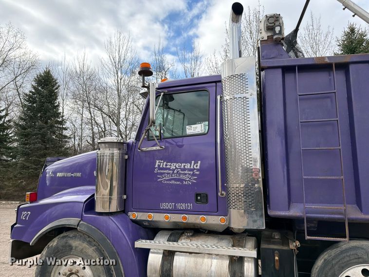 image for item FK0063 2001 Western Star 4900 dump truck