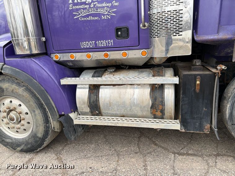 image for item FK0063 2001 Western Star 4900 dump truck
