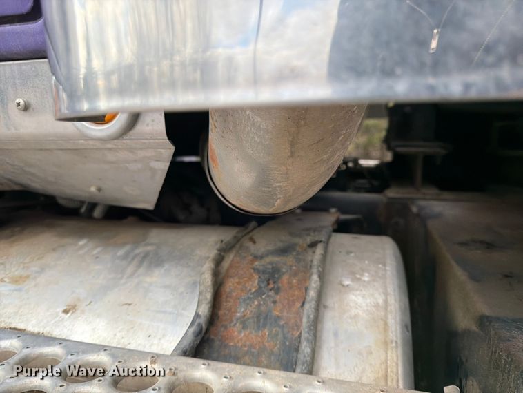 image for item FK0063 2001 Western Star 4900 dump truck