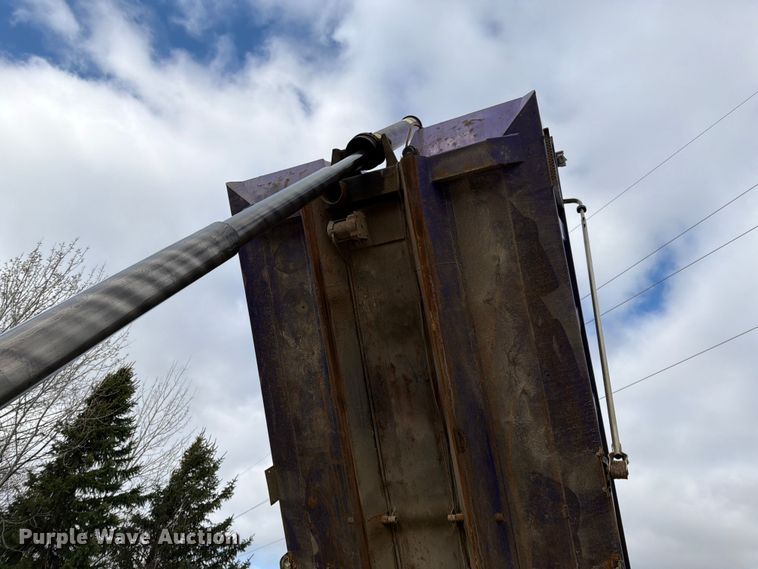 image for item FK0063 2001 Western Star 4900 dump truck