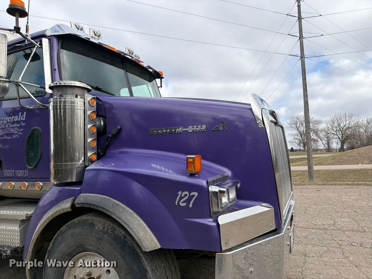 image for item FK0063 2001 Western Star 4900 dump truck