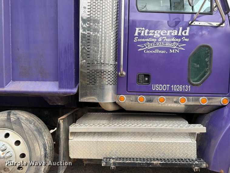 image for item FK0063 2001 Western Star 4900 dump truck