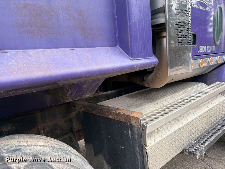 image for item FK0063 2001 Western Star 4900 dump truck