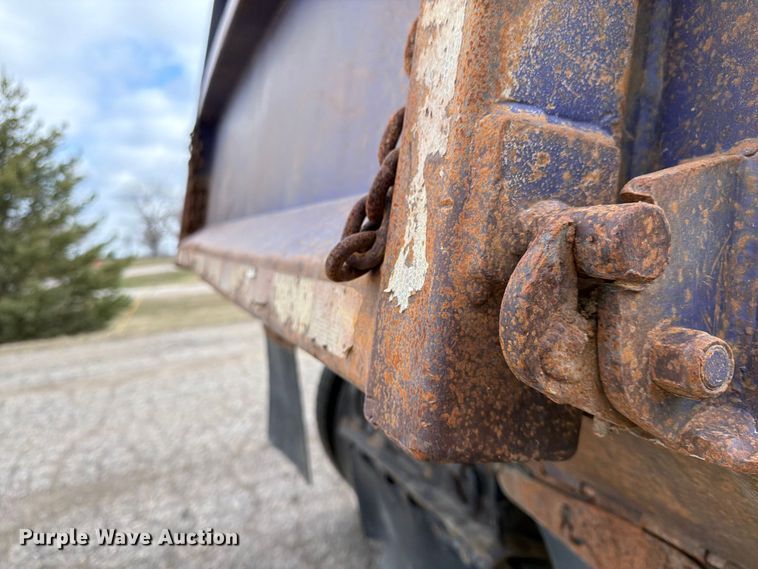 image for item FK0063 2001 Western Star 4900 dump truck