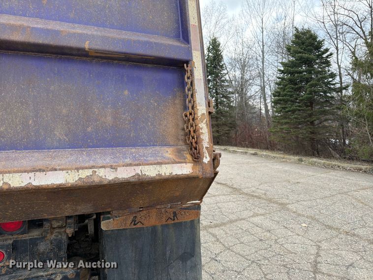 image for item FK0063 2001 Western Star 4900 dump truck