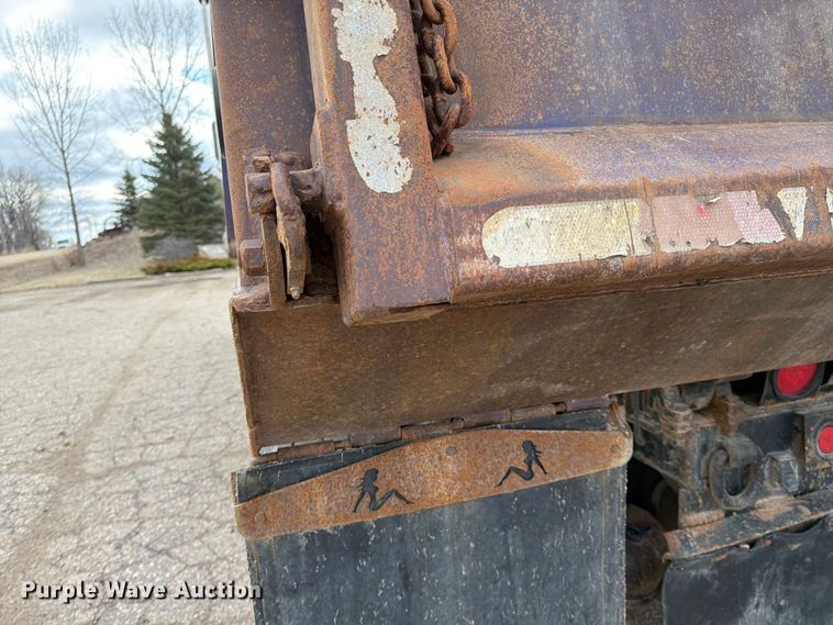 image for item FK0063 2001 Western Star 4900 dump truck