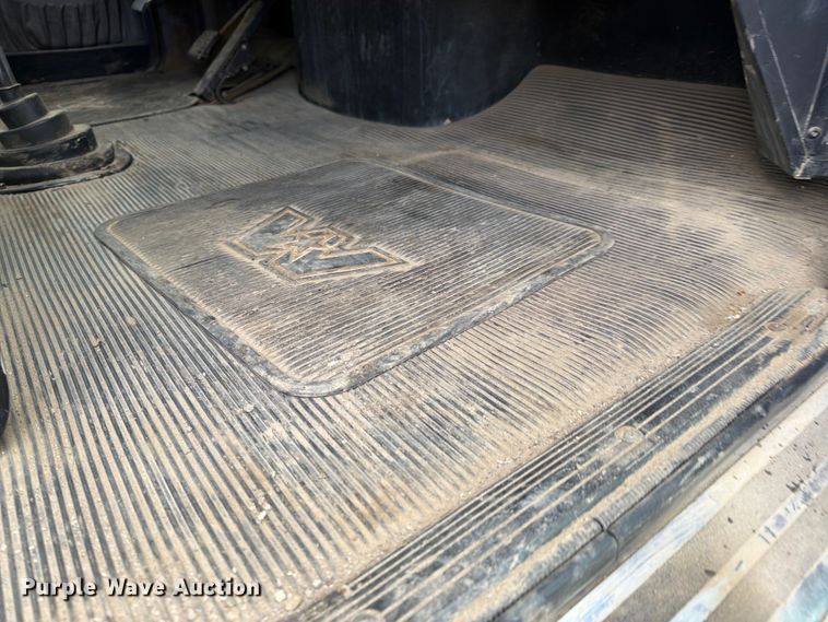 image for item FK0063 2001 Western Star 4900 dump truck