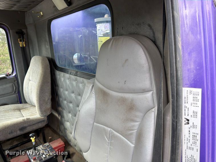 image for item FK0063 2001 Western Star 4900 dump truck