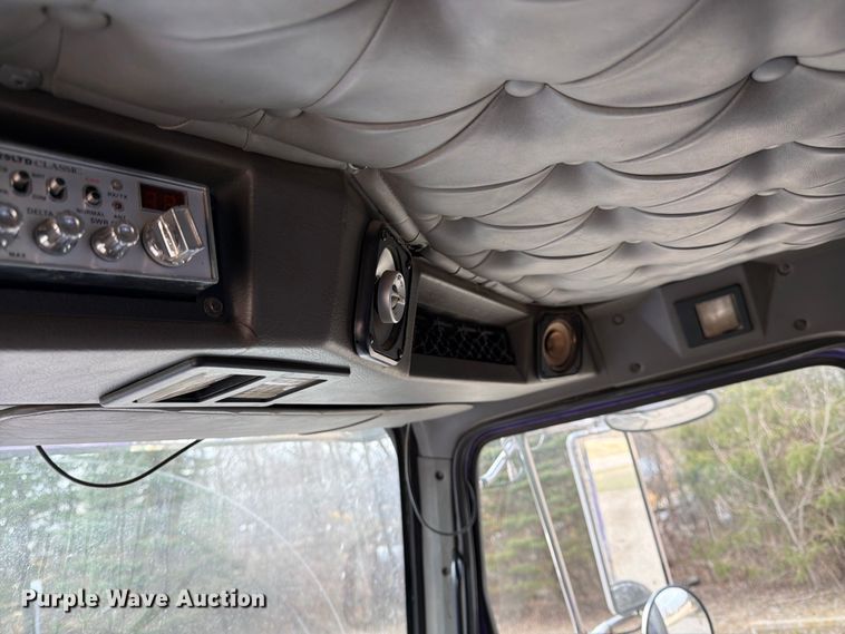 image for item FK0063 2001 Western Star 4900 dump truck