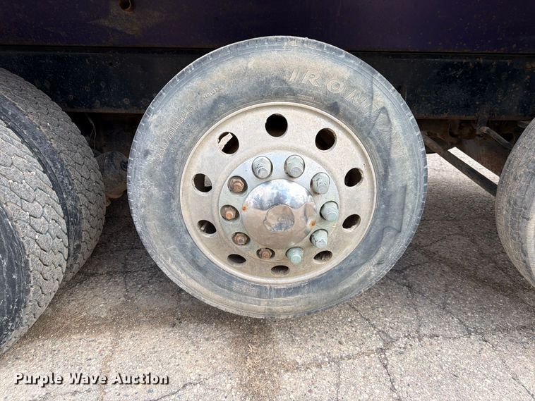 image for item FK0063 2001 Western Star 4900 dump truck
