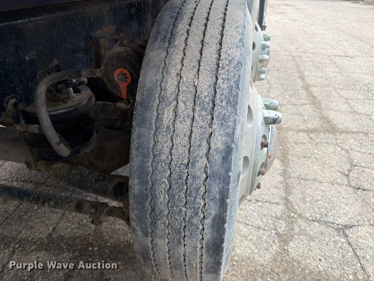 image for item FK0063 2001 Western Star 4900 dump truck