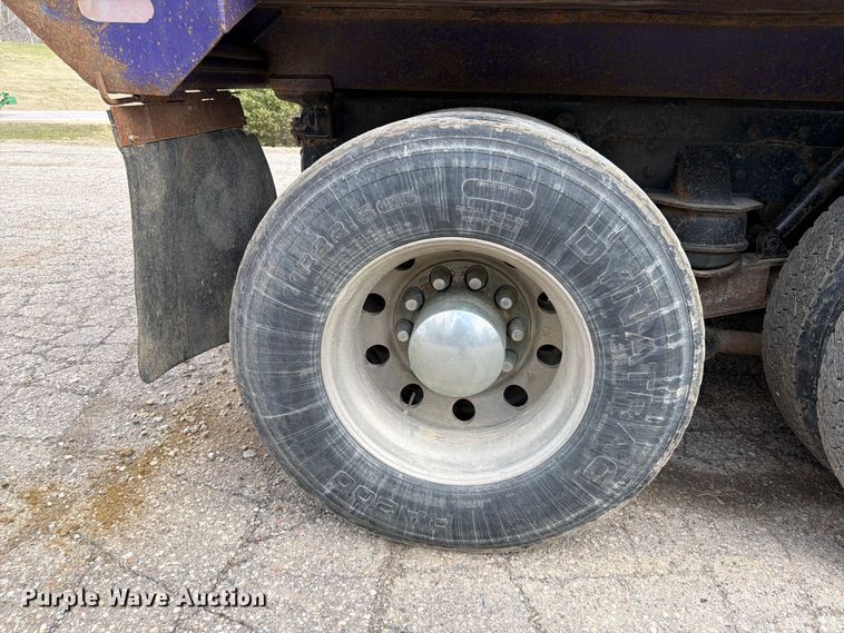 image for item FK0063 2001 Western Star 4900 dump truck