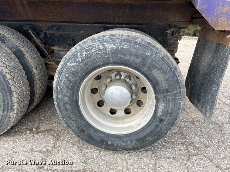 image for item FK0063 2001 Western Star 4900 dump truck