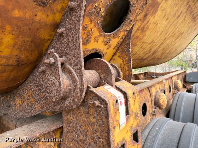 image for item FK0144 2006 SiDump'r Versal side dump trailer
