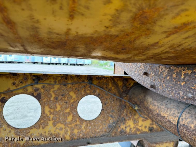 image for item FK0144 2006 SiDump'r Versal side dump trailer