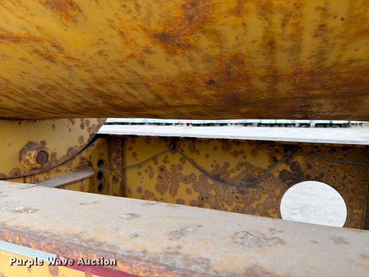 image for item FK0144 2006 SiDump'r Versal side dump trailer