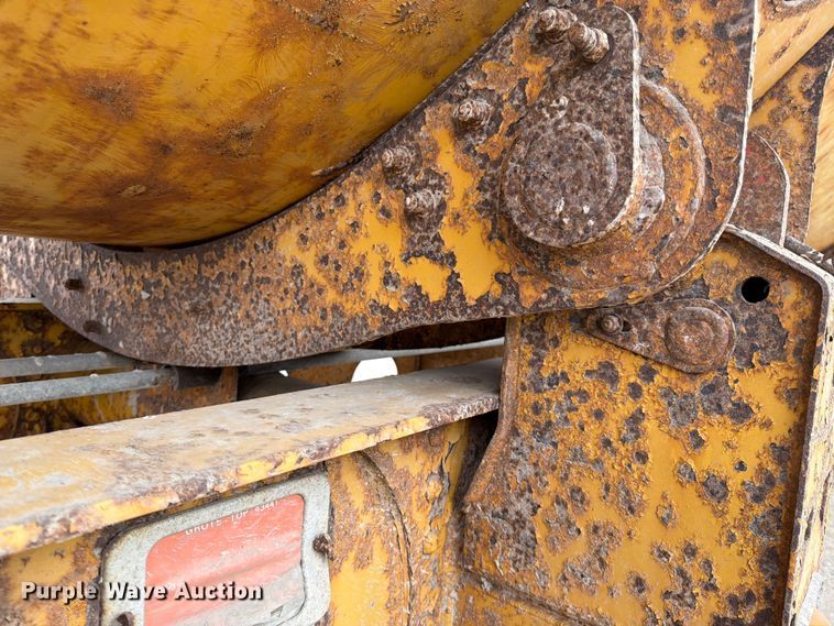 image for item FK0144 2006 SiDump'r Versal side dump trailer