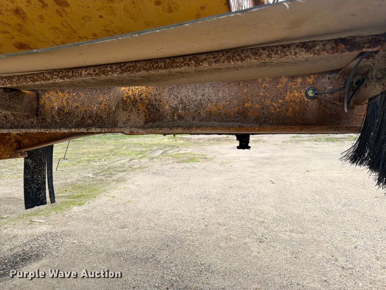 image for item FK0144 2006 SiDump'r Versal side dump trailer