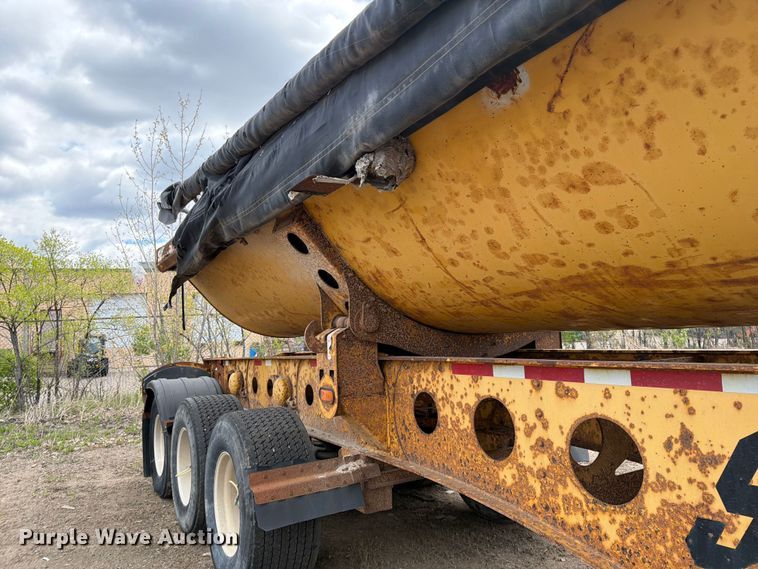 image for item FK0144 2006 SiDump'r Versal side dump trailer