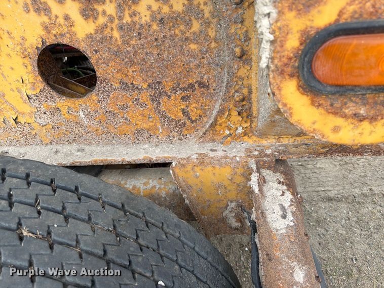 image for item FK0144 2006 SiDump'r Versal side dump trailer