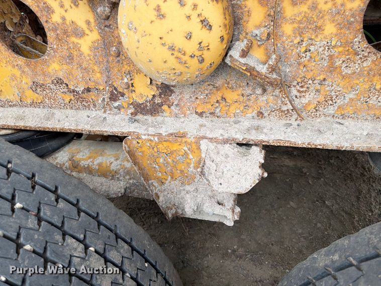 image for item FK0144 2006 SiDump'r Versal side dump trailer