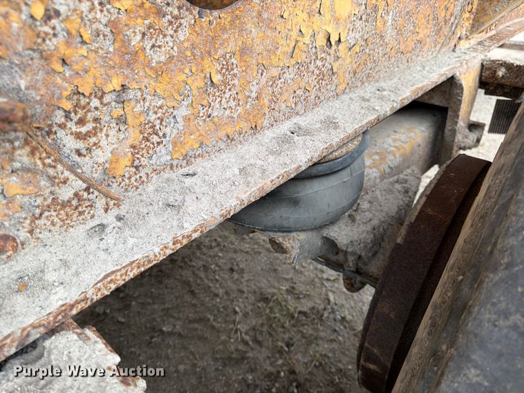 image for item FK0144 2006 SiDump'r Versal side dump trailer