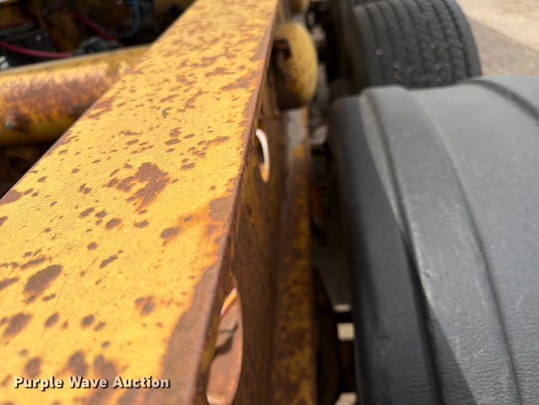 image for item FK0144 2006 SiDump'r Versal side dump trailer